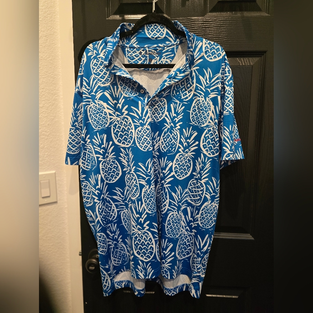 Chubbies Blue and White Pineapple Men's Shirt